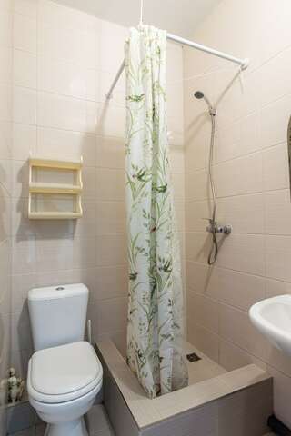 Гостевой дом Амиго Геленджик Двухместный номер с 2 отдельными кроватями и окном-8