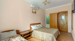 Гостевой дом Амиго Геленджик Трехместный номер с основными удобствами-3