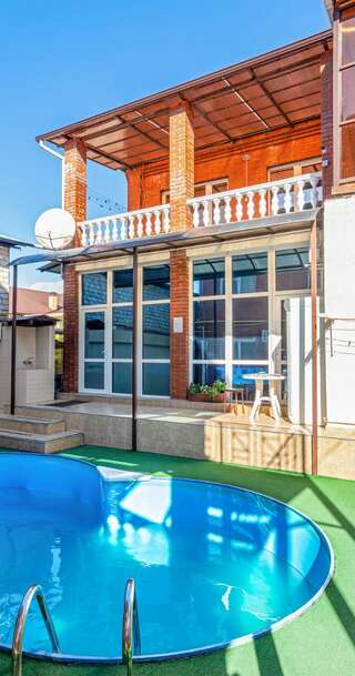 Гостевой дом Амиго Геленджик Трехместный номер, С общим душем и туалетом на 2 номера-9