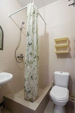 Гостевой дом Амиго Геленджик Классический трехместный номер-7