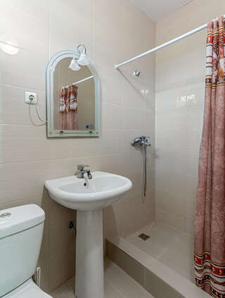 Гостевой дом Амиго Геленджик Двухместный номер с 1 кроватью и видом на горы-8