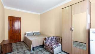 Гостевой дом Амиго Геленджик Трехместный номер с душем-2