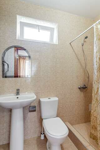 Гостевой дом Амиго Геленджик Трехместный номер с душем-10