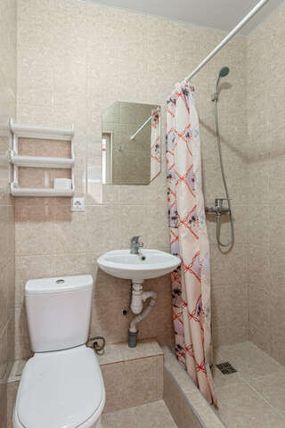 Гостевой дом Амиго Геленджик Трехместный номер с основными удобствами-5