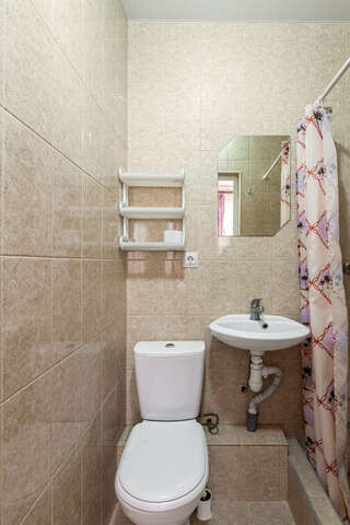 Гостевой дом Амиго Геленджик Трехместный номер с основными удобствами-4